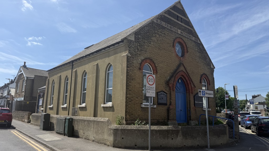 Lot: 149 - FORMER VICTORIAN METHODIST CHURCH WITH POTENTIAL - External image of church from roadside